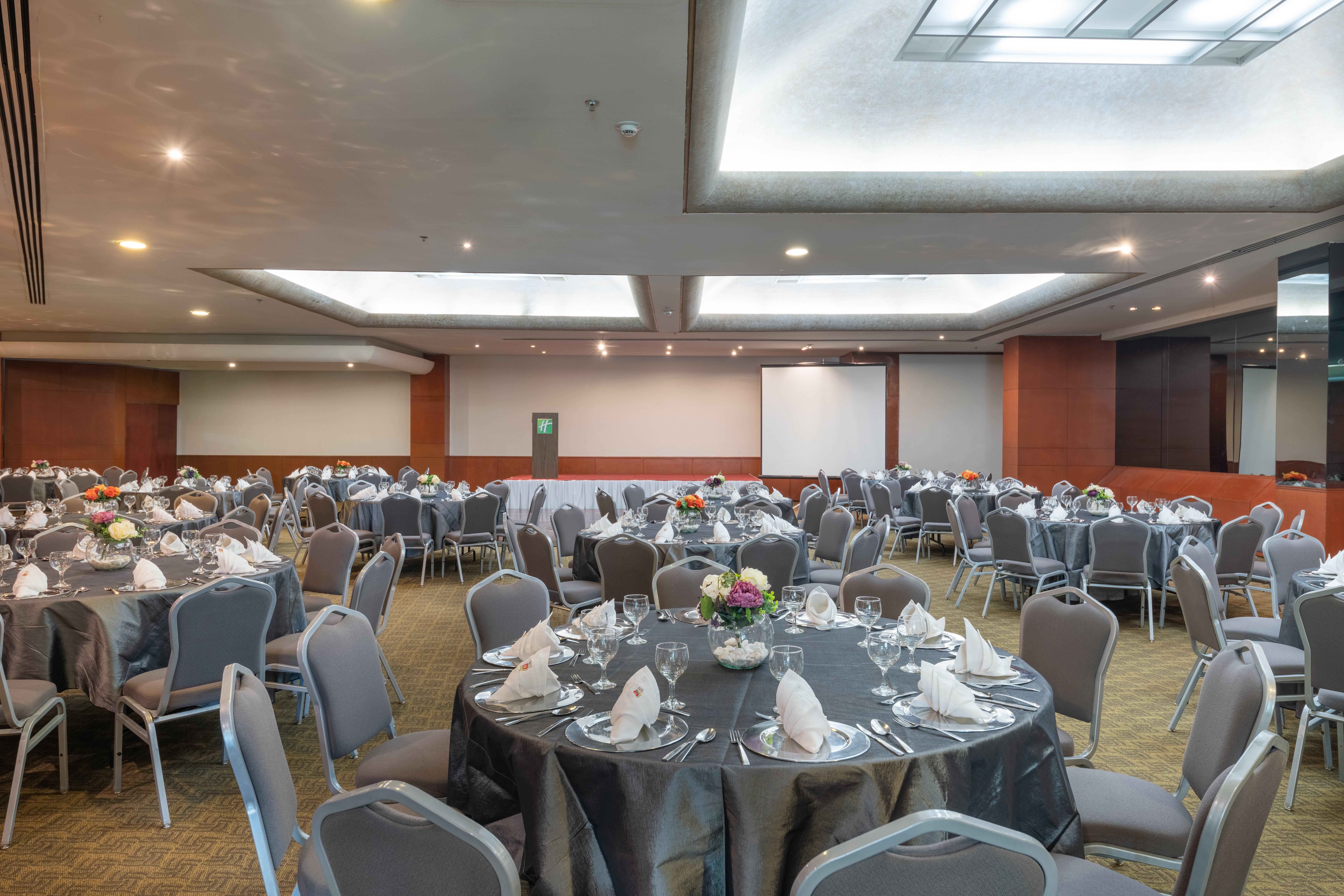 Holiday Inn Guadalajara Select By Ihg Exterior photo