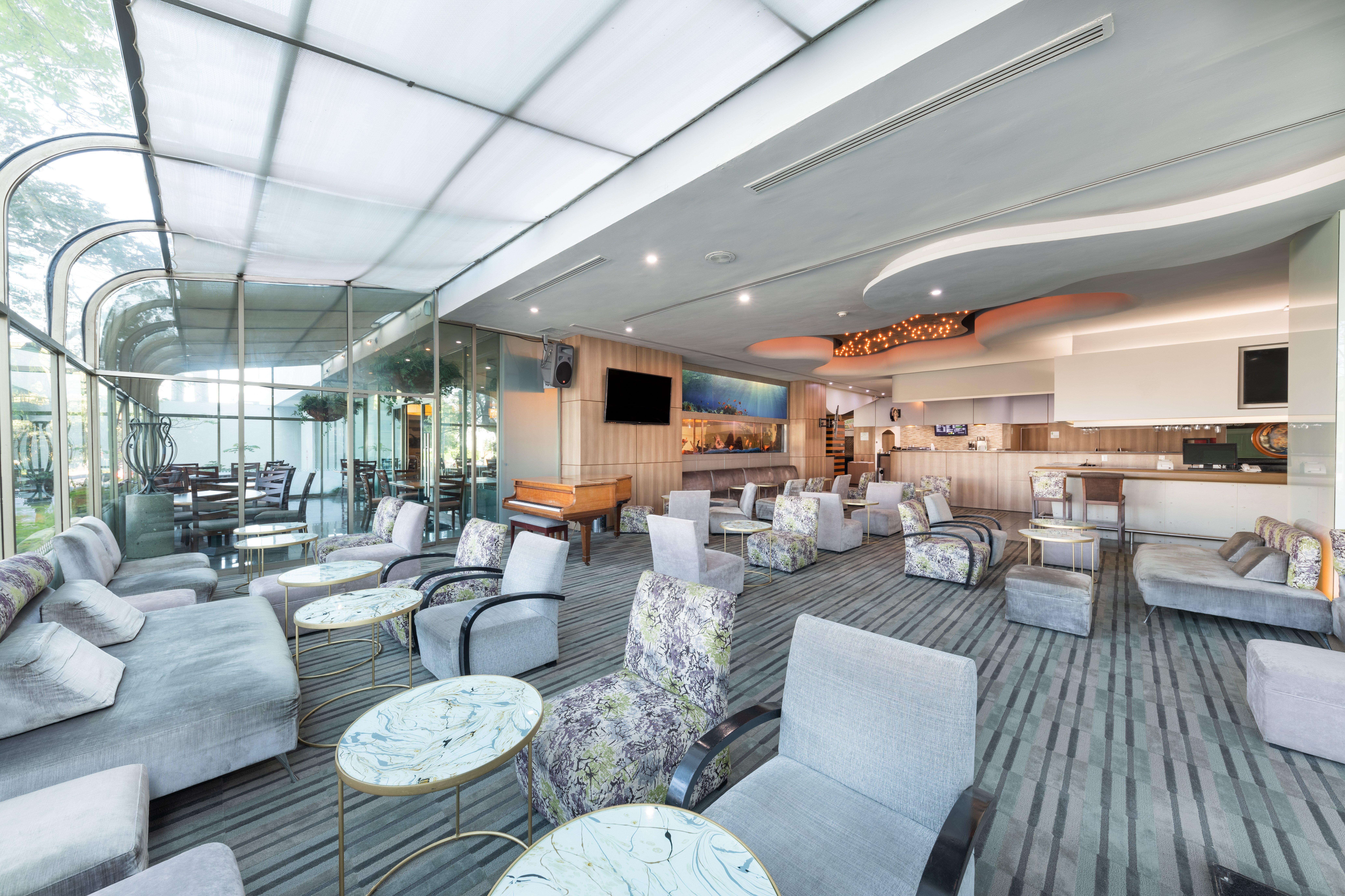Holiday Inn Guadalajara Select By Ihg Exterior photo