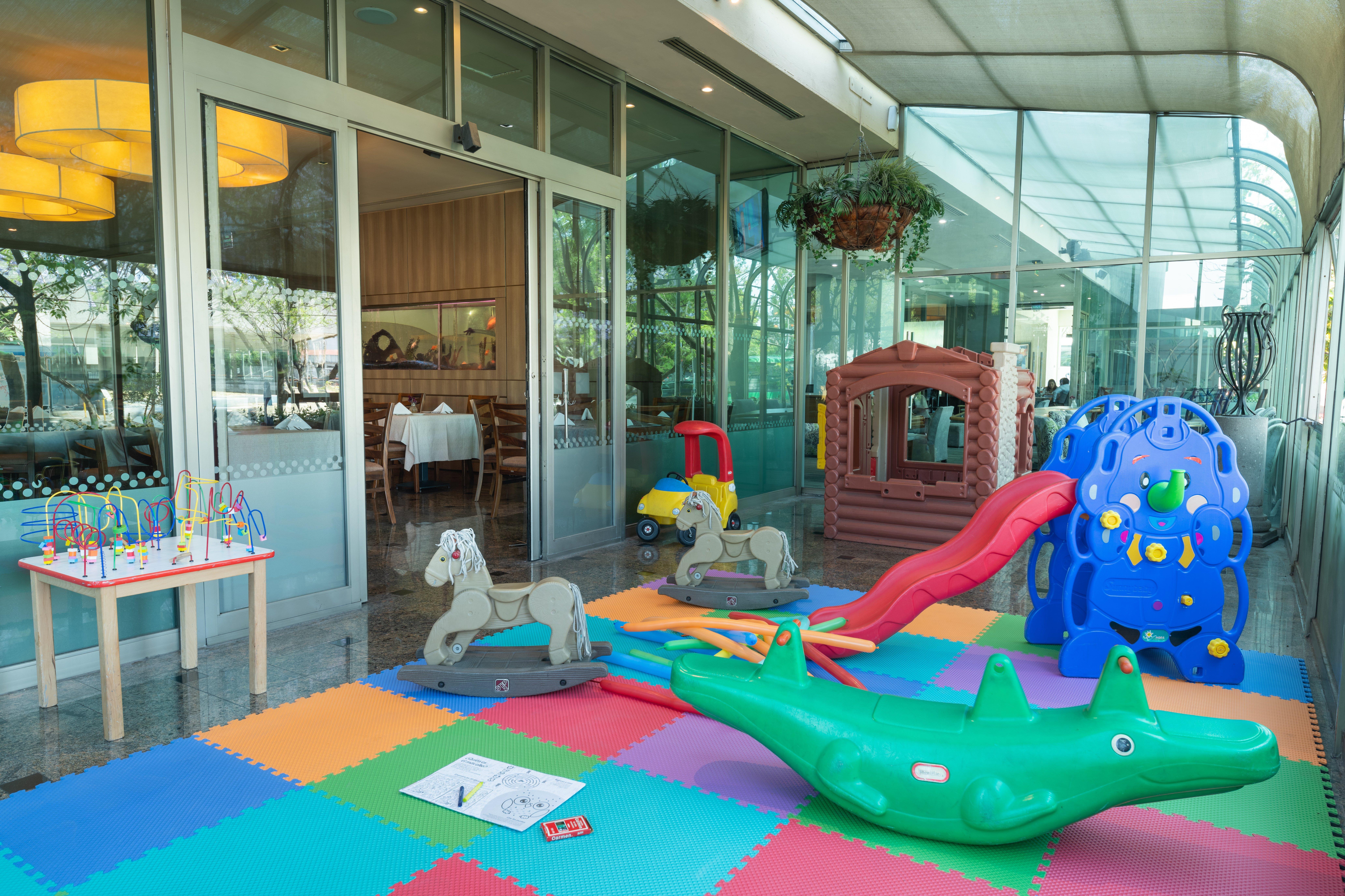 Holiday Inn Guadalajara Select By Ihg Exterior photo